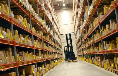 Wat is het verband tussen technologie en de verkoop van heftrucks?
